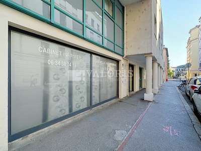 Local commercial de 210m² à vendre à Lyon 69004