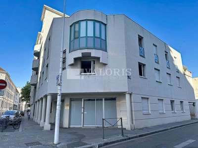 LYON - LOCAL COMMERCIAL à vendre