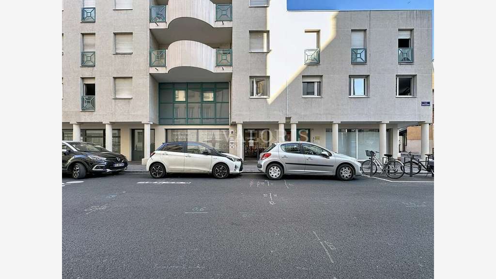 LYON - LOCAL COMMERCIAL à vendre