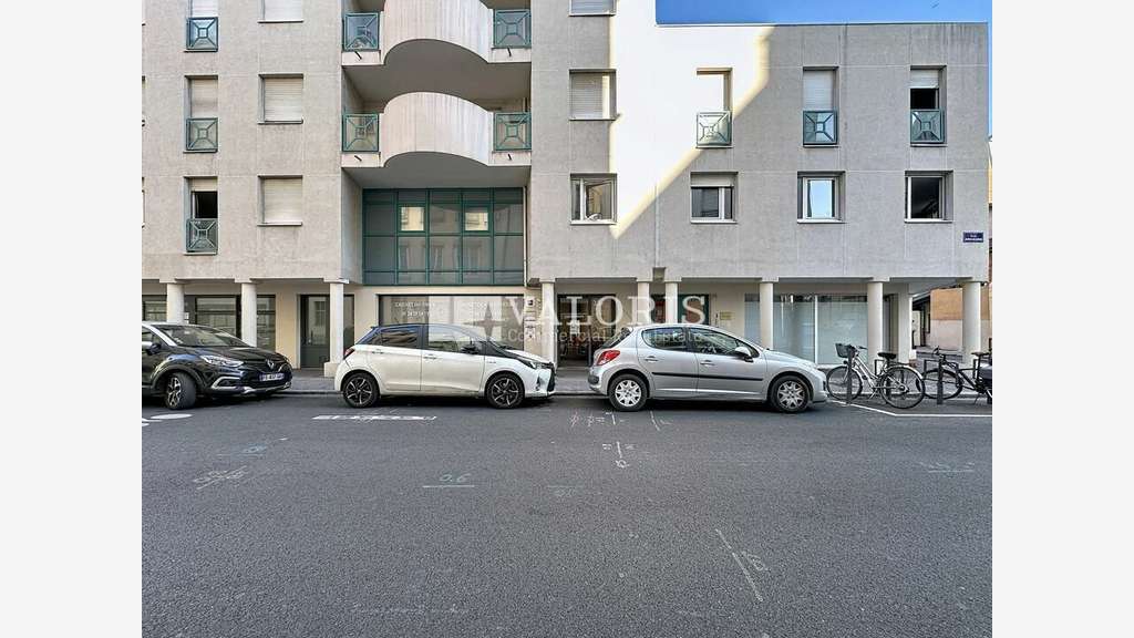 Local commercial de 210m² à vendre à Lyon 69004