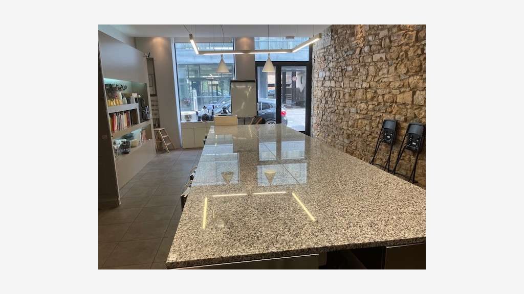 AV local commercial 81m² Rue Bossuet à Lyon 69006