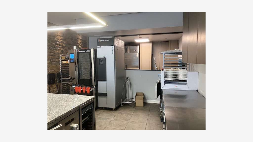 AV local commercial 81m² Rue Bossuet à Lyon 69006