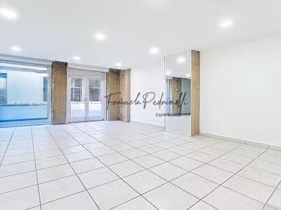 125 m² Locaux commerciaux / bureaux LYON 6EME / A 