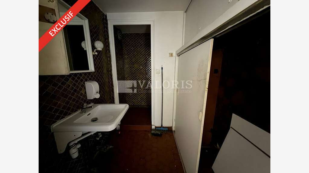 LYON - LOCAL COMMERCIAL à vendre