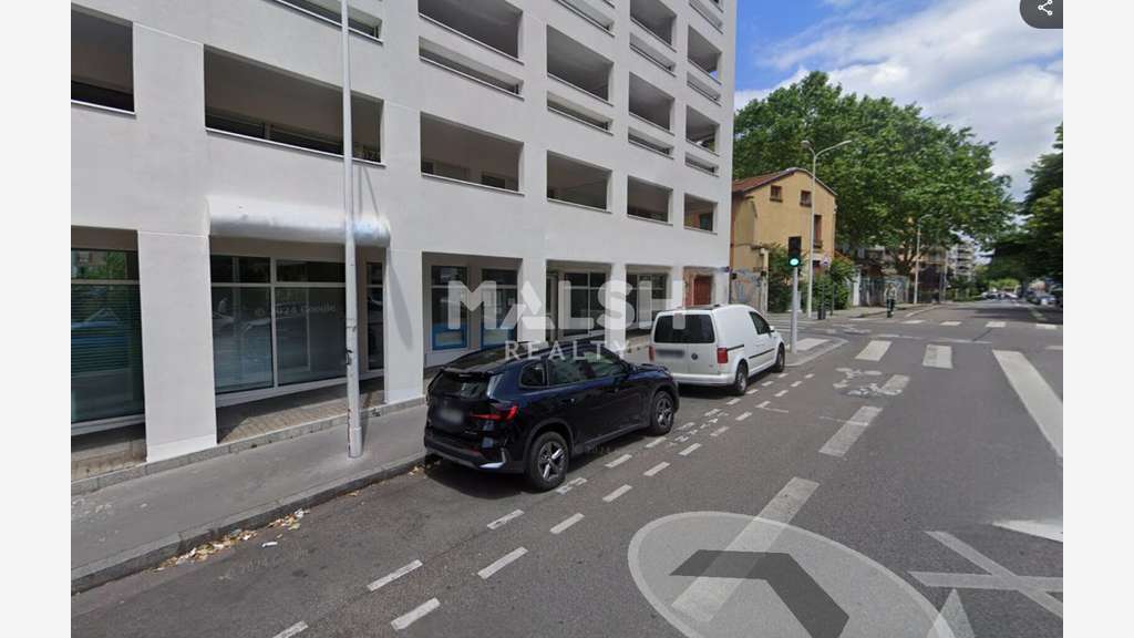 À vendre local commercial 167m² à Lyon 7e