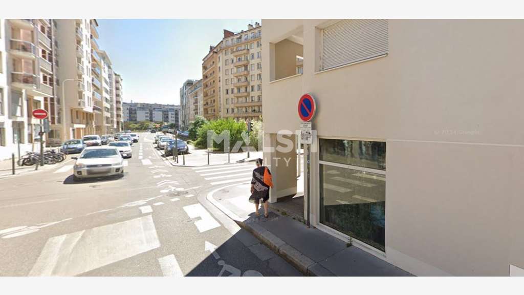 À vendre local commercial 167m² à Lyon 7e