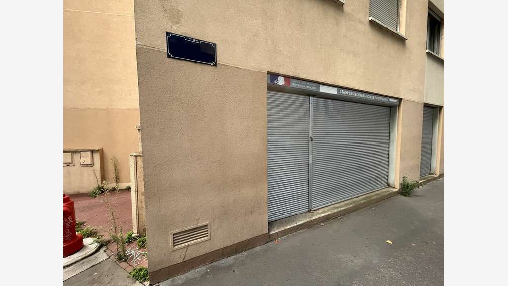 AV local commercial 147m² à Lyon 7e métro Jaurès