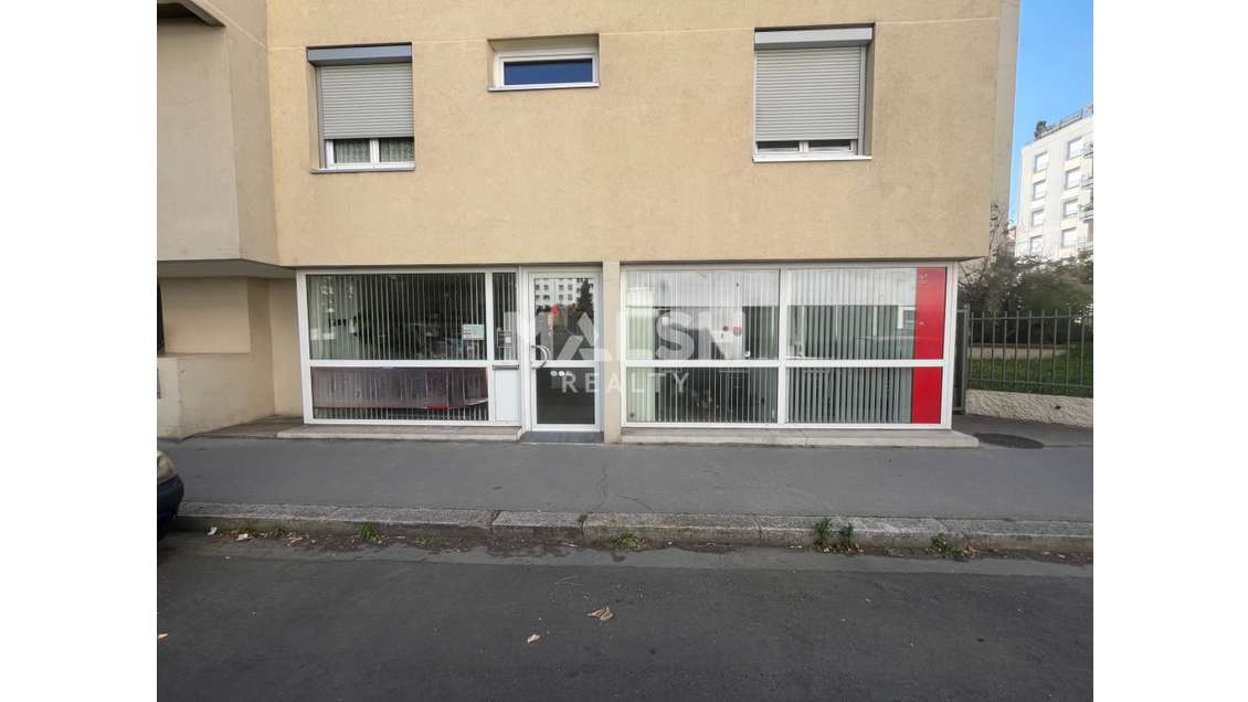 Local commercial 93m² à vendre à Lyon 8ème