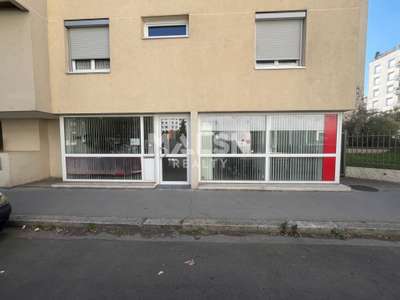 Local commercial 93m² à vendre à Lyon 8ème