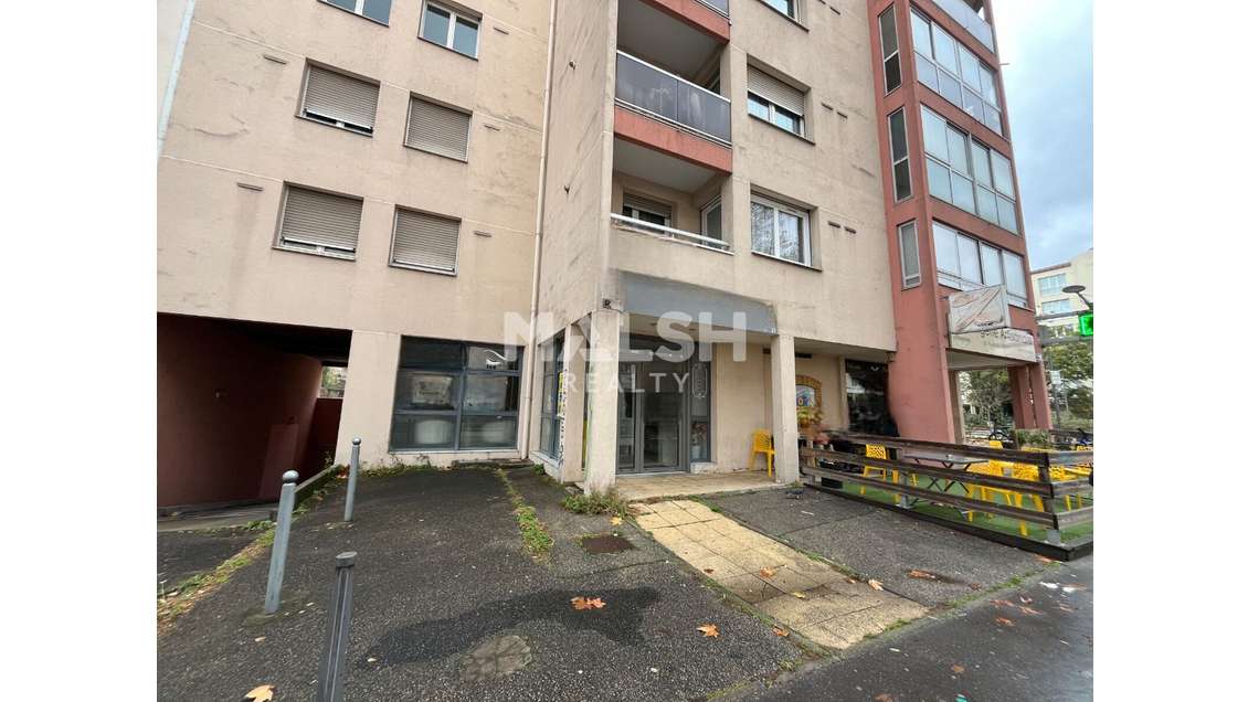 A vendre murs local libre 61m² à Lyon 8e
