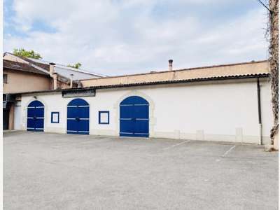 Local commercial 240m2 + parking