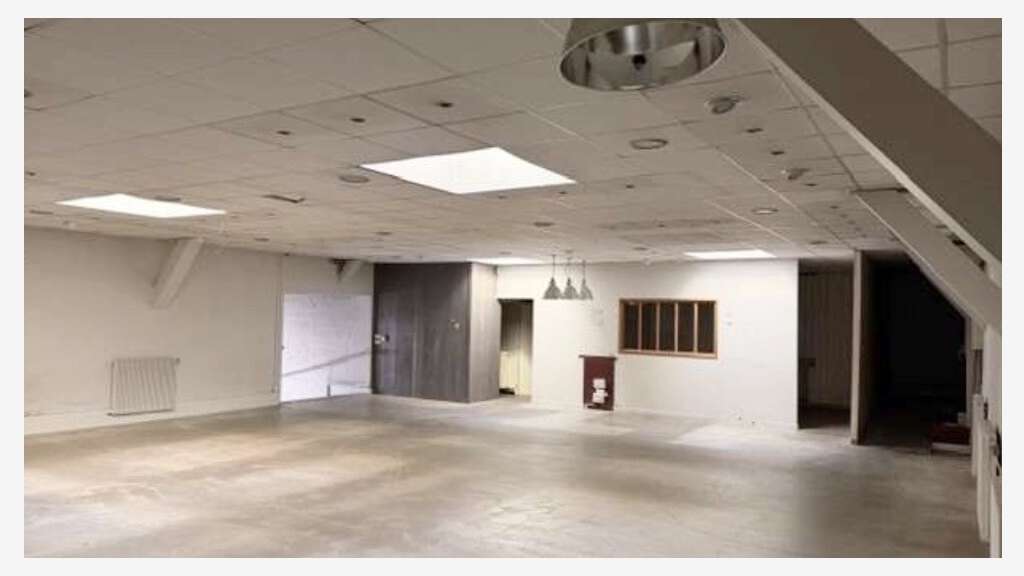 Local commercial 240m2 + parking