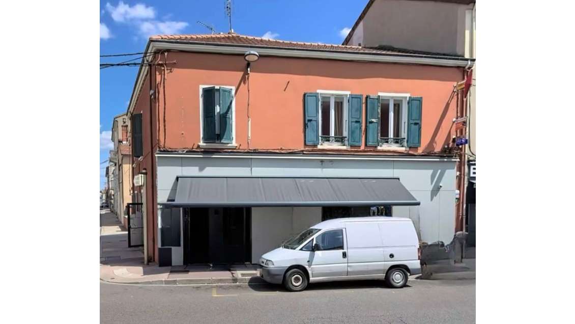 À vendre local commercial 120m² proche de Roanne