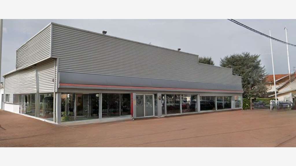 A vendre local commercial 900m² sur axe n°2 Mably