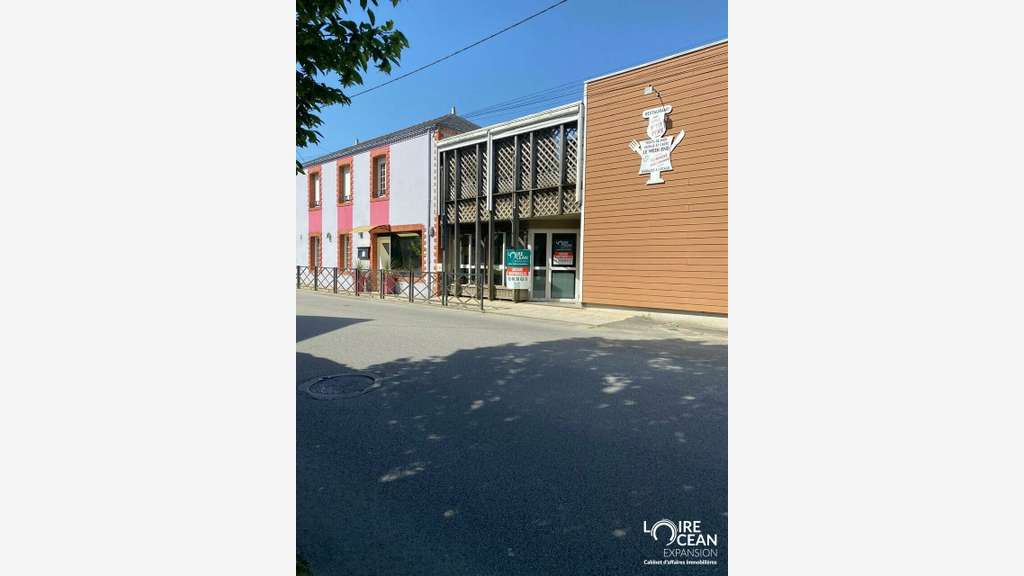 AV murs 350m² restaurant + logement à Machecoul