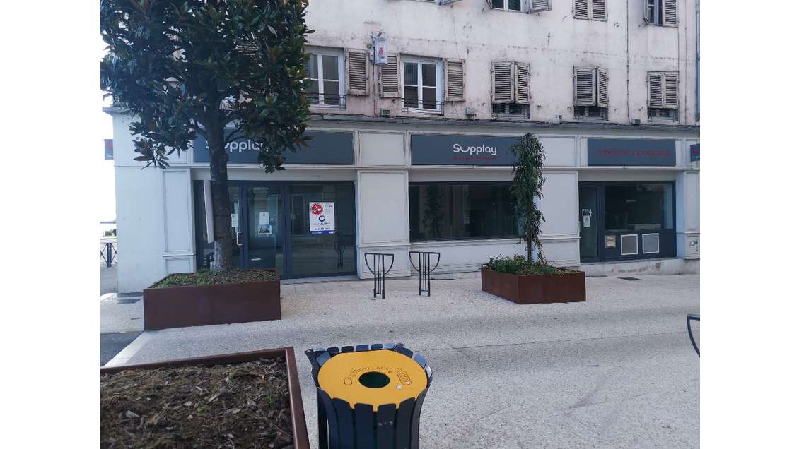 A vendre local commercial 108m² empl N°1 Mâcon