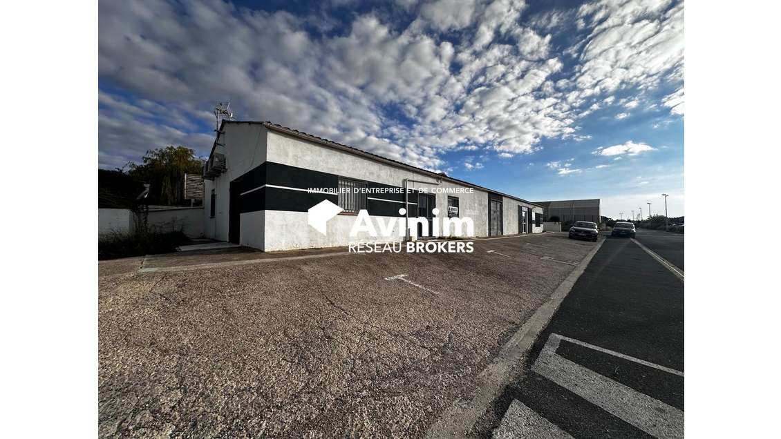 Local commercial 97 m² – Magalas (Zone de l’