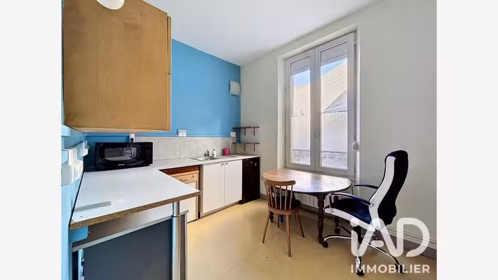 Vente local professionnel de 93m² en RDC à Magenta