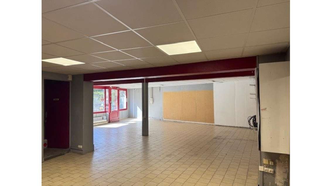 LOCAL COMMERCIAL DISPONIBLE