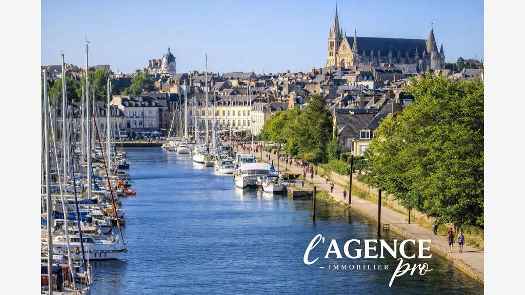 Ensemble commercial à vendre à Malestroit