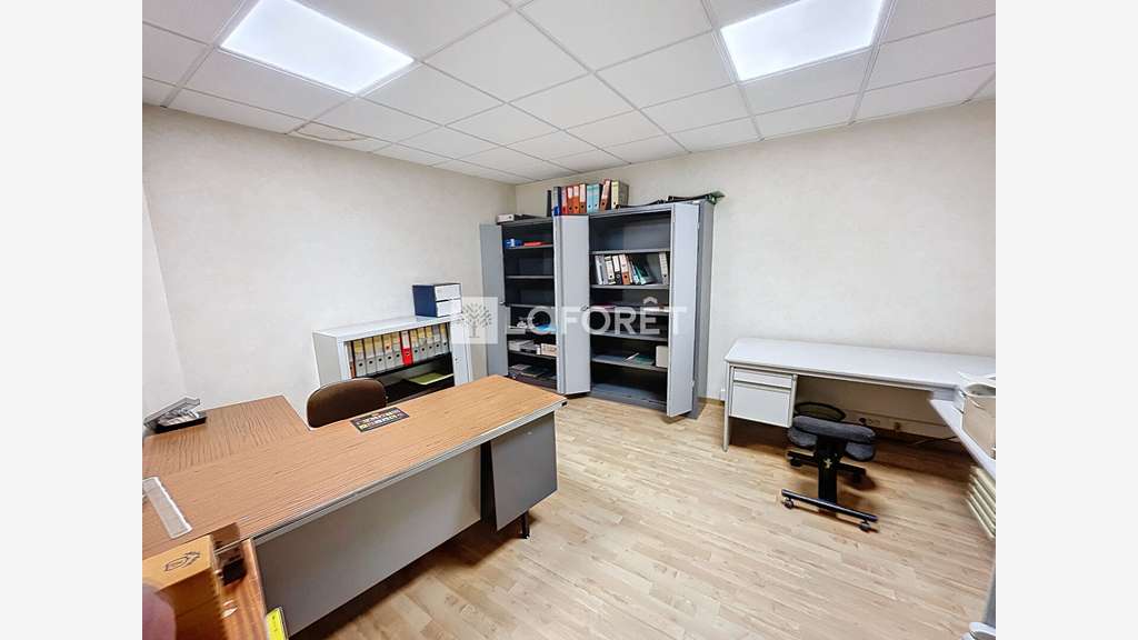 Local commercial 240m² centre-ville Malestroit
