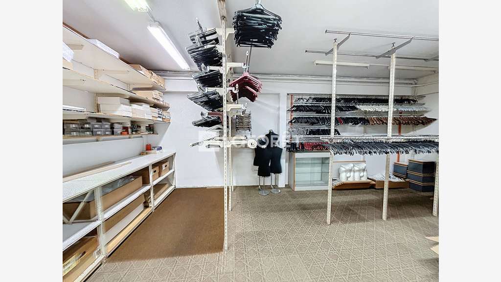Local commercial 240m² centre-ville Malestroit
