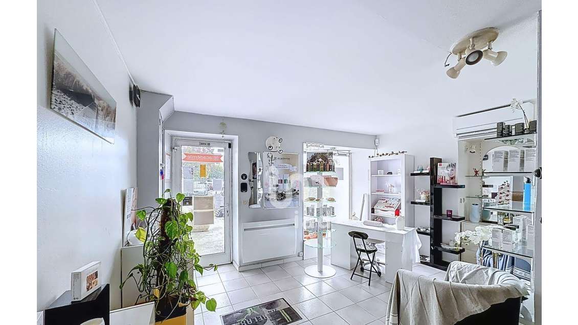 Vente droit au bail 70m² à Mandres-les-Roses