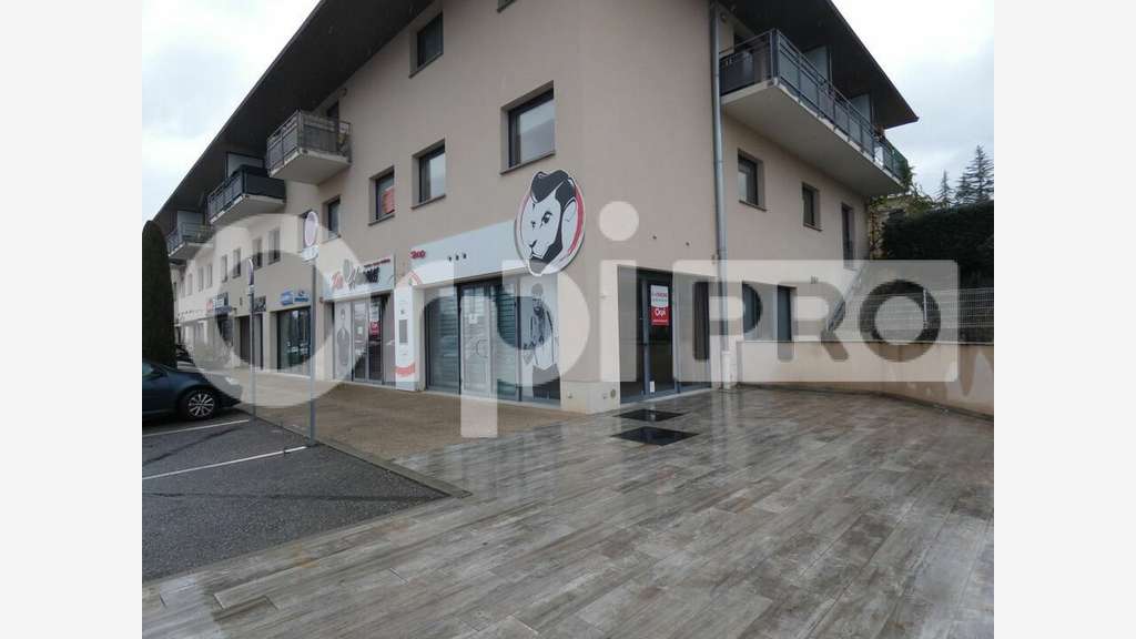 Vente locaux commerciaux de 180m² à Manosque