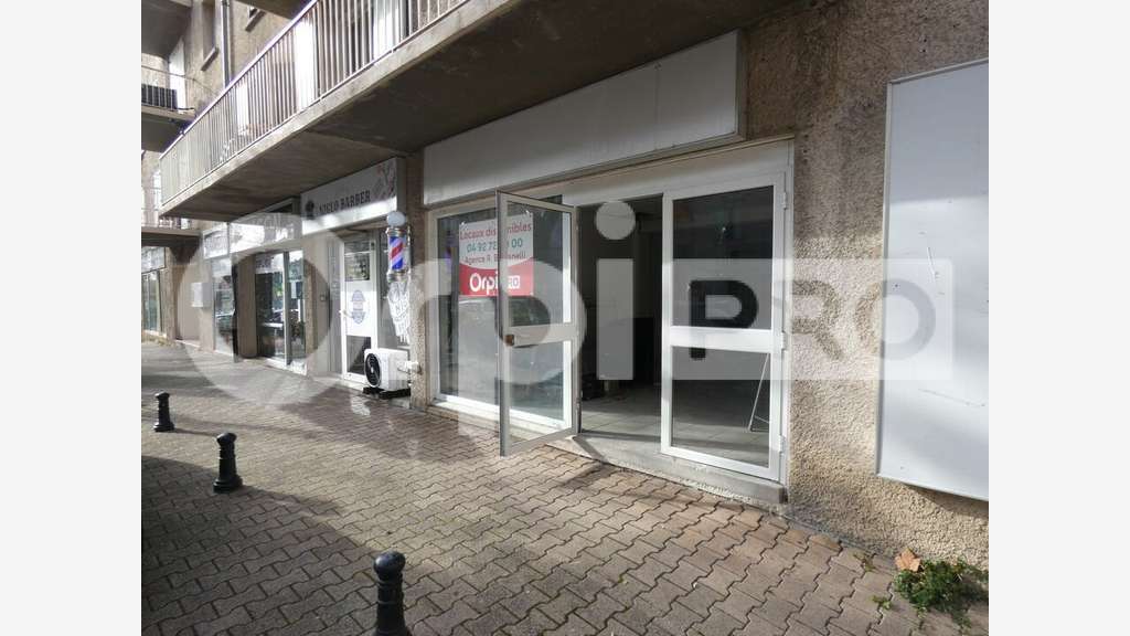 Vente locaux 219m² à Manosque spécial investisseur