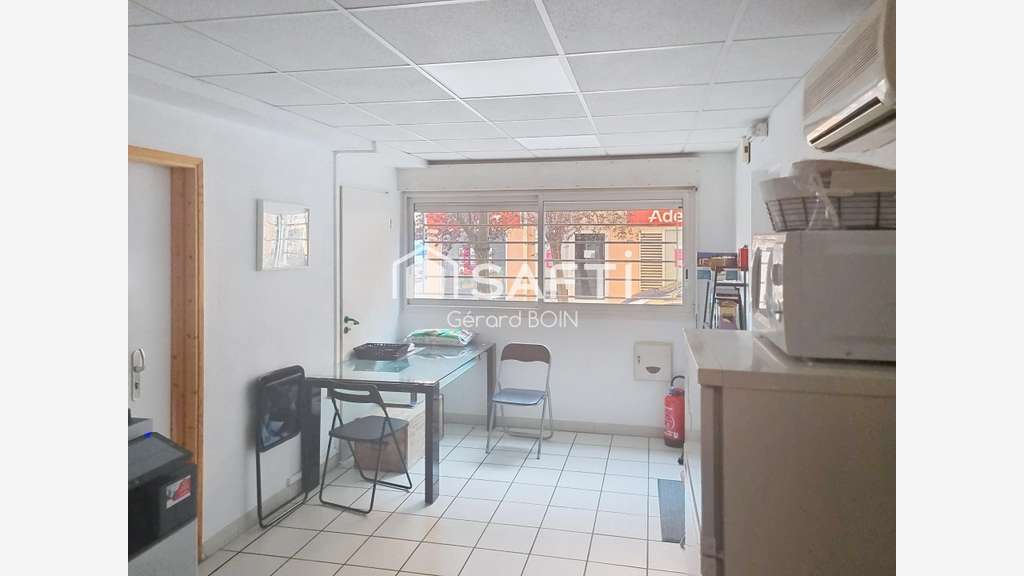 Vente local commercial de 130m² à Manosque