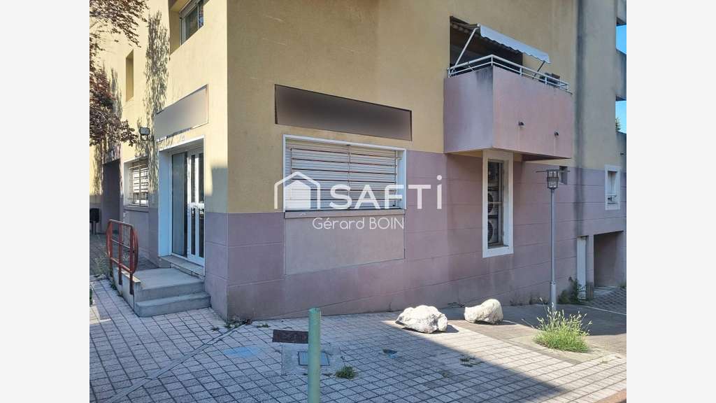 Vente local commercial de 130m² à Manosque