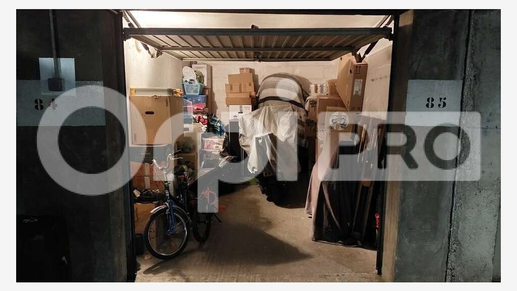 Murs commerciaux avec garage  Idéal investisseur