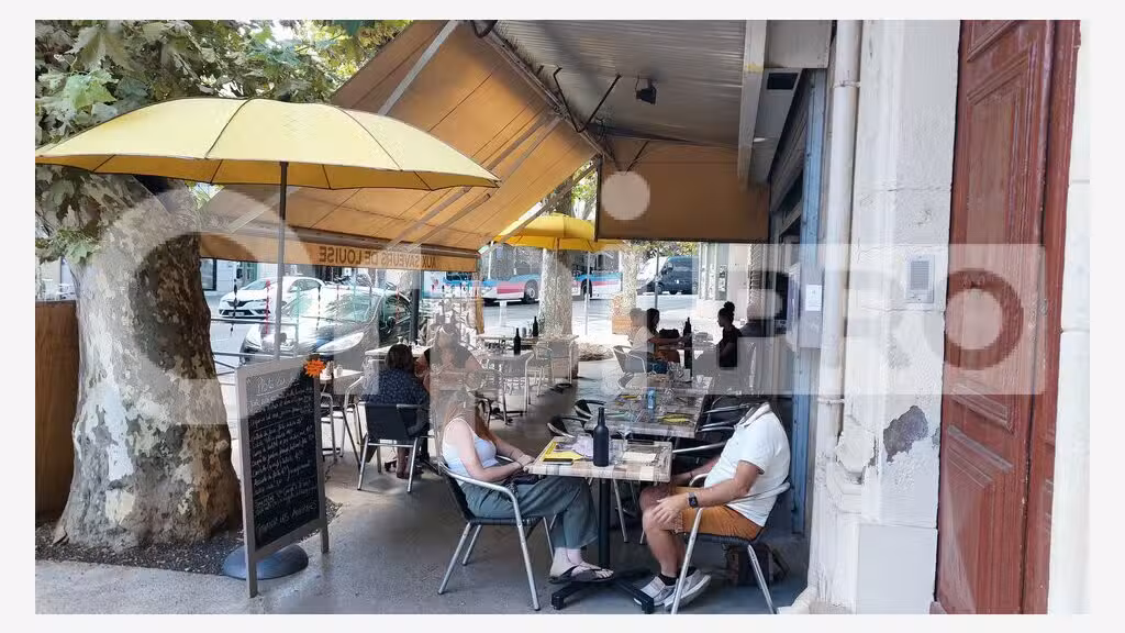 MANOSQUE - LOCAL COMMERCIAL à vendre