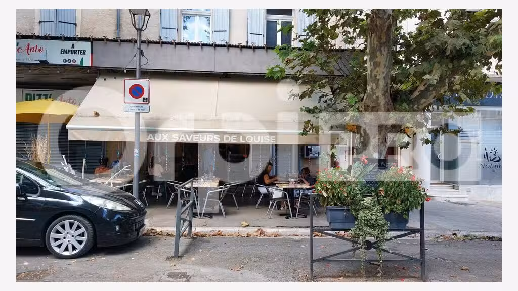 MANOSQUE - LOCAL COMMERCIAL à vendre