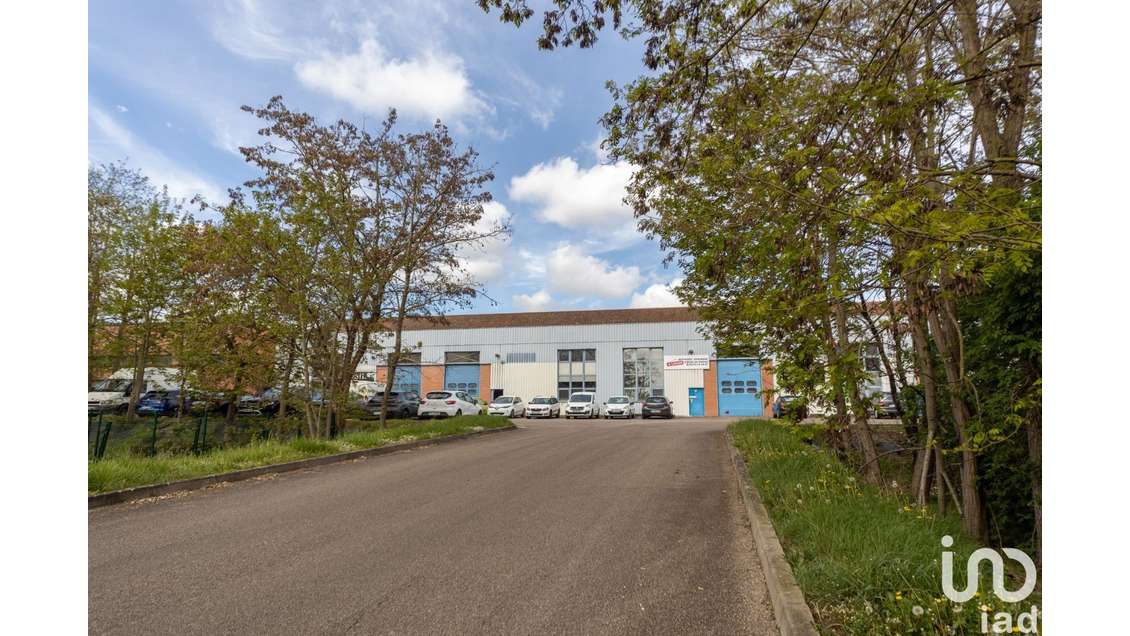 Local commercial à Mantes-la-Ville