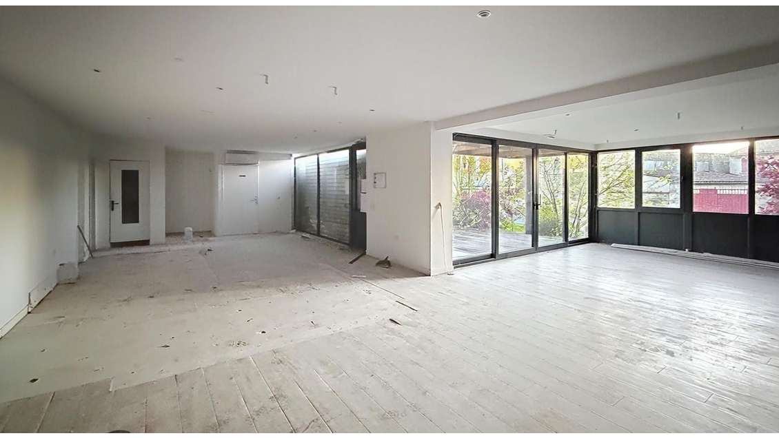 Vente local + 2 appartements à Margaux