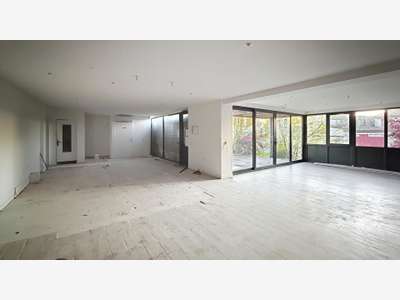 Vente local + 2 appartements à Margaux