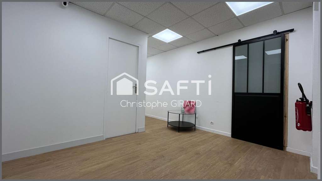 AV bureaux commerciaux 158m² + Parkings Marignane