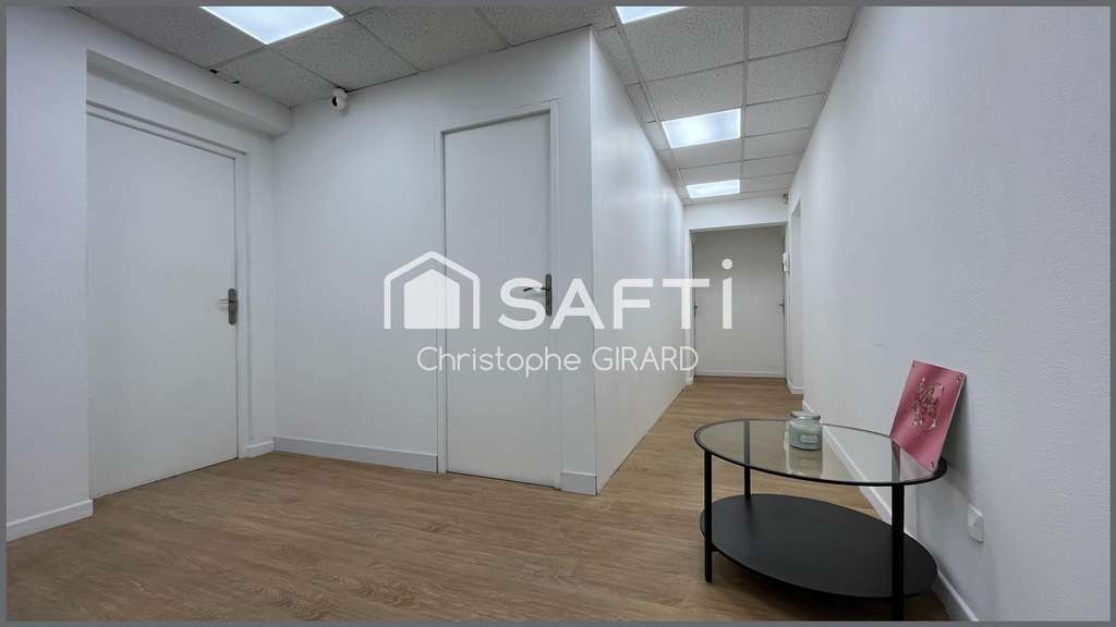 AV bureaux commerciaux 158m² + Parkings Marignane