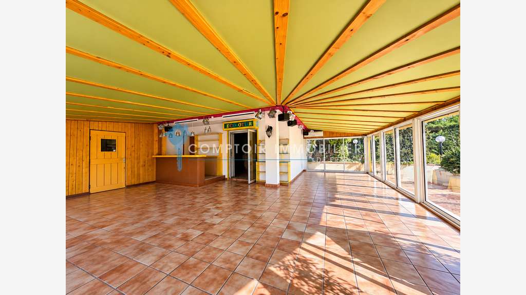 MARIGNANE ENSEMBLE IMMOBILIER À FORT POTENTIEL D