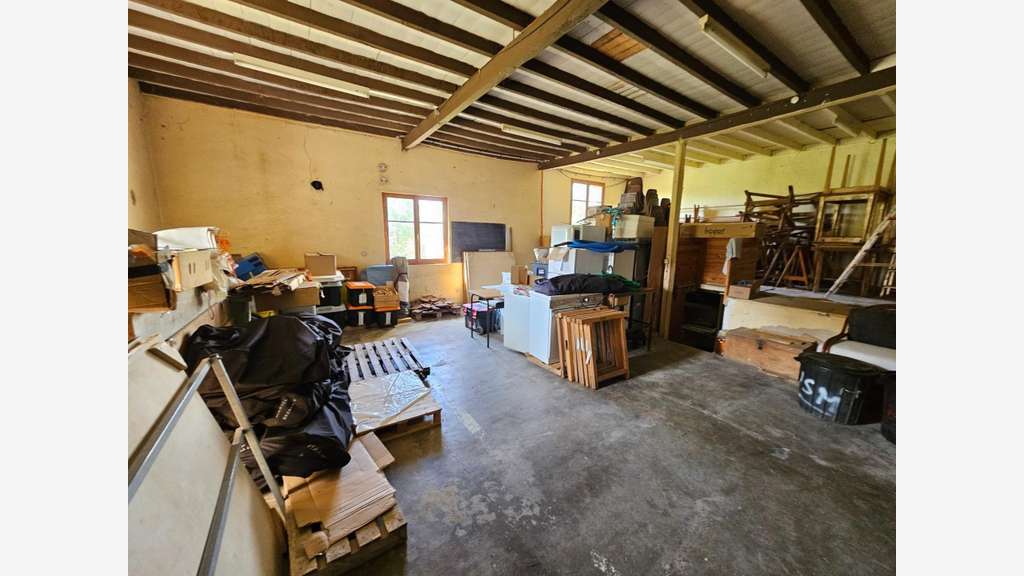 Local professionnel 80m² idéal artisan à Mariol