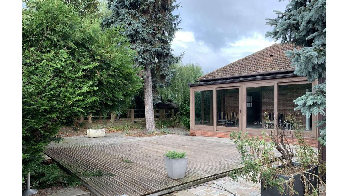 Vente superbes murs 620m² à Marnes-la-Coquette