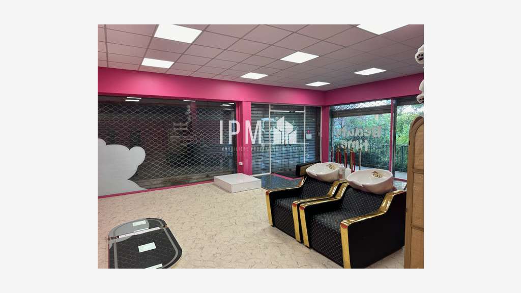 A vendre local commercial 110m² Marseille 11e
