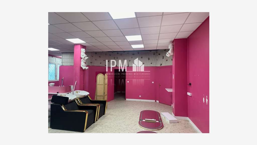 A vendre local commercial 110m² Marseille 11e