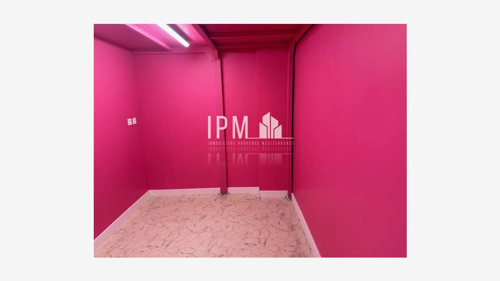 A vendre local commercial 110m² Marseille 11e