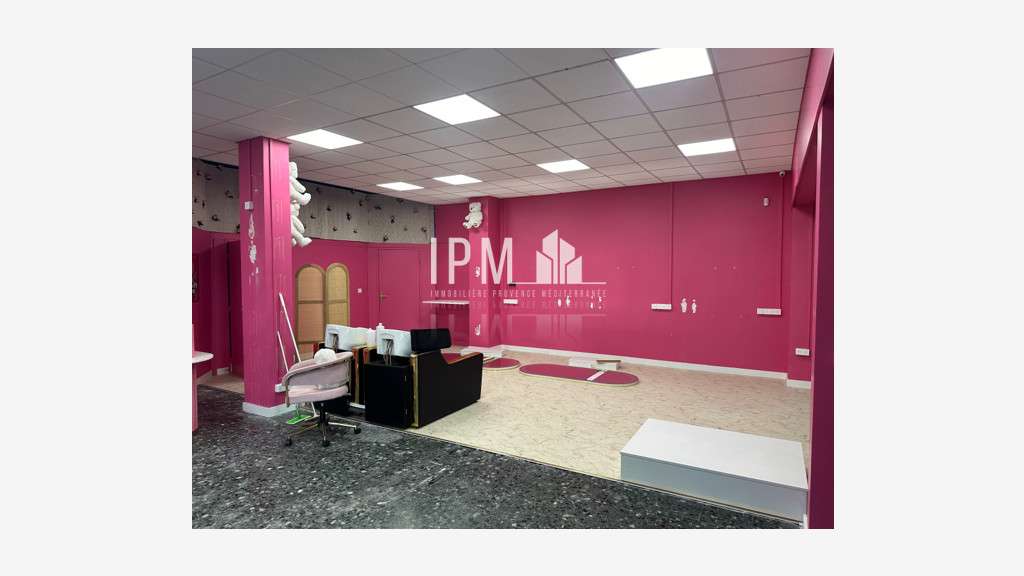A vendre local commercial 110m² Marseille 11e