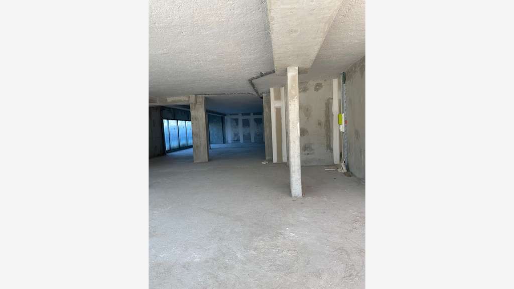Vente local commercial 250m² St Mitre 13013