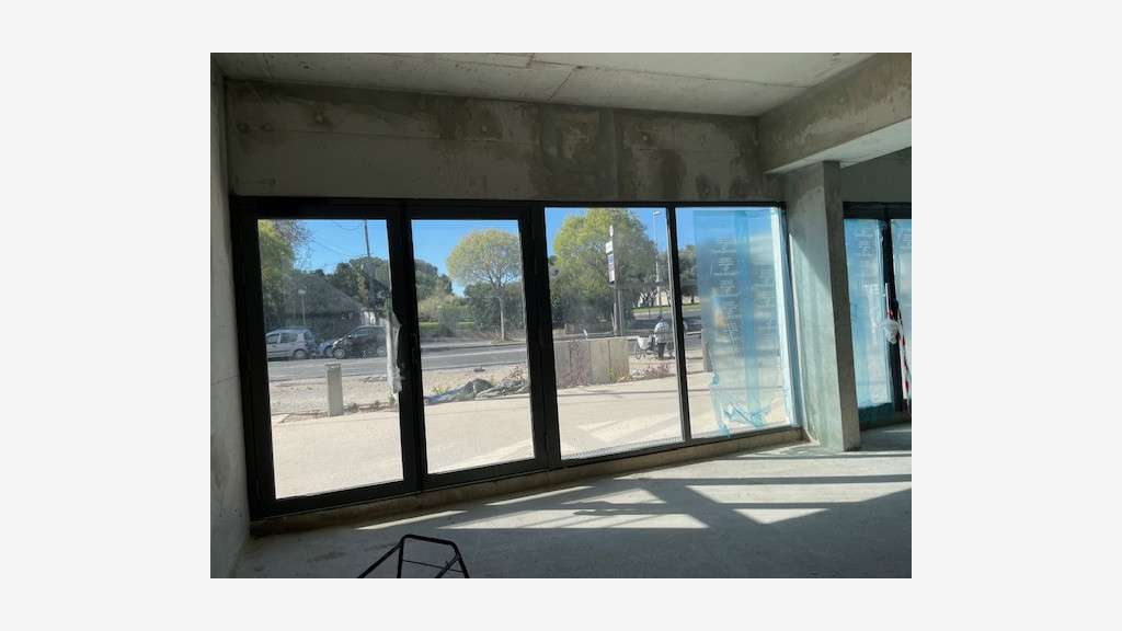 Vente local commercial 250m² St Mitre 13013