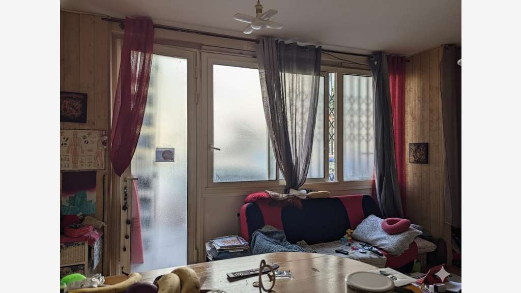 Vente local commercial 90m² à Marseille St Charles