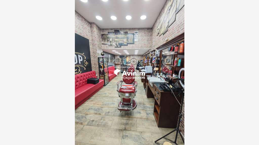 Vente murs local double rue piétonne Marseille